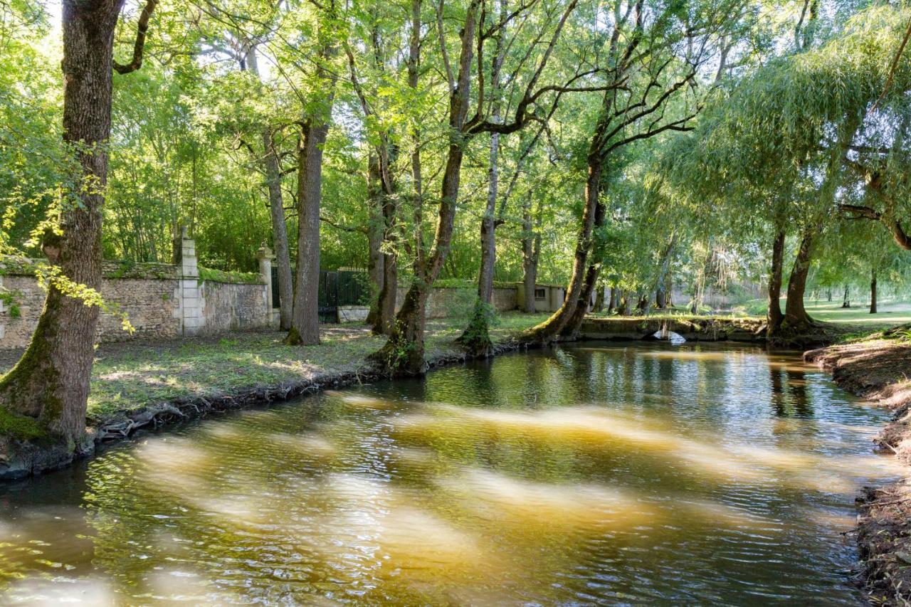 Le Logis Du Pere Ξενοδοχείο Saint-Coutant-le-Grand Εξωτερικό φωτογραφία