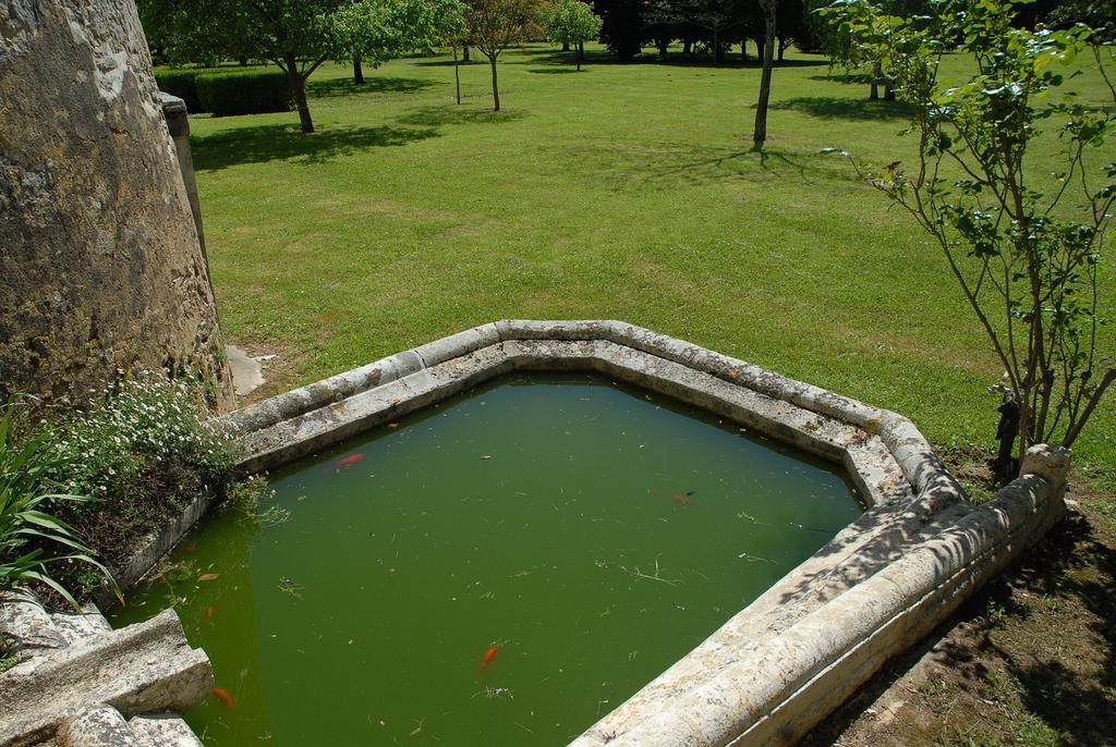Le Logis Du Pere Ξενοδοχείο Saint-Coutant-le-Grand Εξωτερικό φωτογραφία